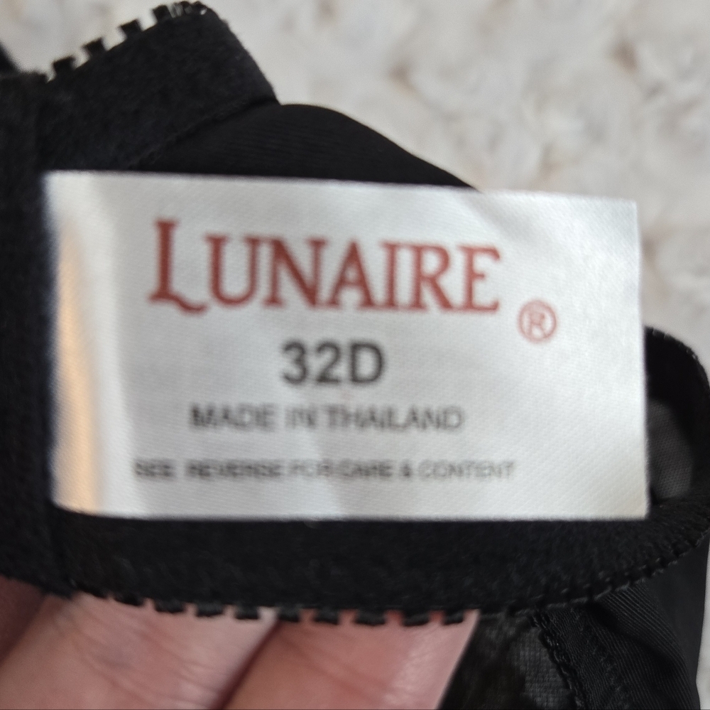 Lunaire Black Lace Underwire Bra 32D NWT (6164) - Picture 3 of 5